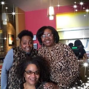 Meet your Posher, Leona